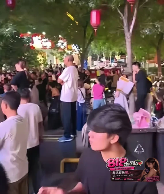 济南华山环宇金街17号深夜血案!女友出轨被捅,男主砍死第三者后跳楼自杀,现场血迹斑斑,全网震惊!