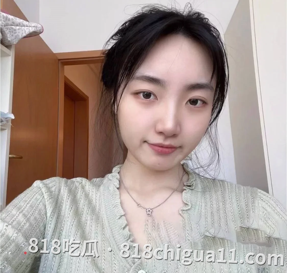 抖音千万粉丝训猫网红小峰私生活曝光:暗地里虐待宠物,同时偷拍女顾客私密照片,利用这些资源强暴母狗跟他做爱。