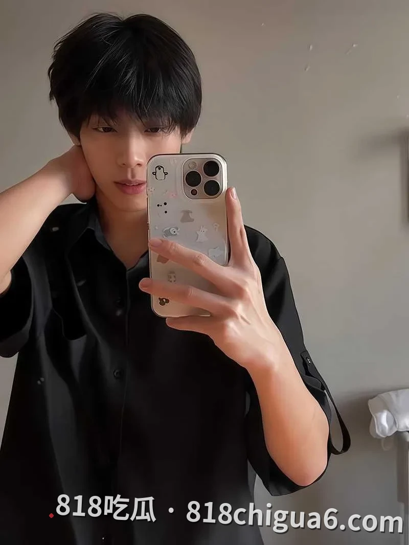 抖音情侣博主张玮轩出轨偷情被女友凡凡酱公开曝光 不雅视频和私密图片长篇聊天截图