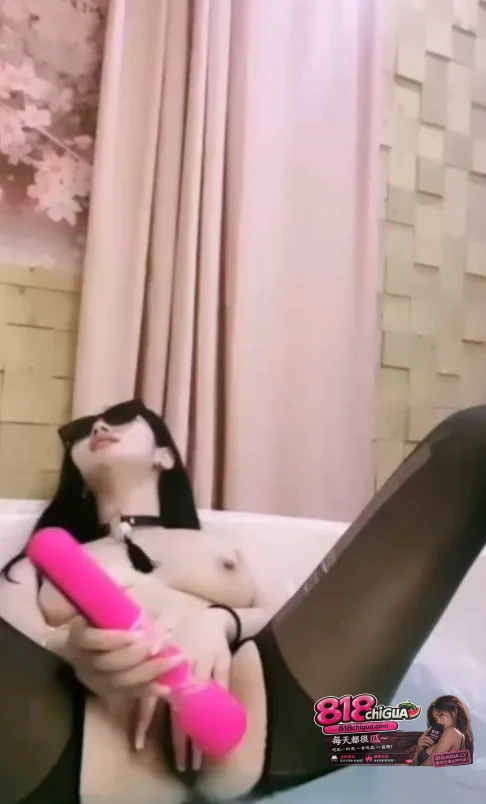 抖音高颜美女网红气质御姐甜喷私下与榜一大哥玩调教丝袜滴蜡电动玩具轮番上阵及其下流