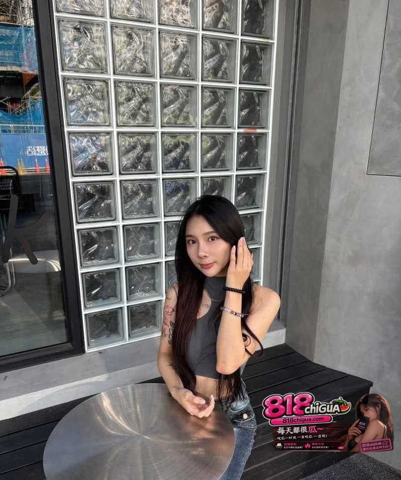 擦边哪有下海好 快手小网红肠肠早期下海视频