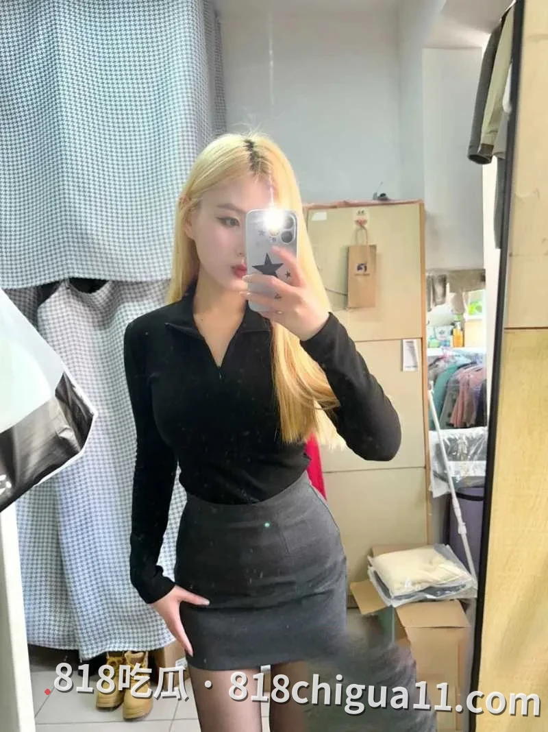 山西顶级母狗眼镜婊小乔性爱视频泄密！从清新可人的校园女神形象转变为骚逼欠大屌收拾，在不同场景能发挥出母狗各种形态。