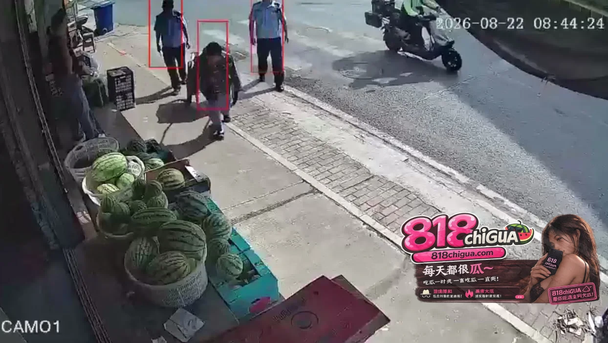 偷西瓜也算法网难逃!宣城宁国警方押解嫌犯指认现场,别拿“顺手牵羊”不当犯罪