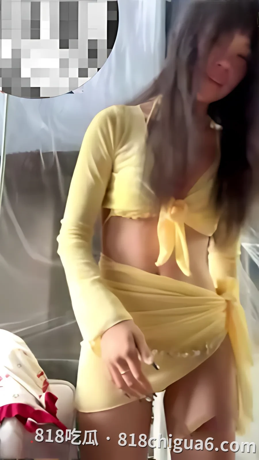 山西临汾职业院校女教师张岚裸体视频流出：穿着暴露的黄色蕾丝内衣在课堂上授课，还主动露出粉嫩的小奶子，引得学生们远程打飞机。