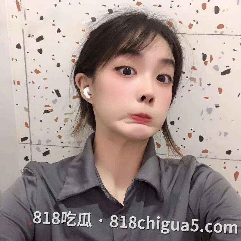 高冷气质女神私下化身骚浪母狗,口活出色还留下暧昧印记!北京音乐学院才女吴雨萌性爱视频意外走漏。