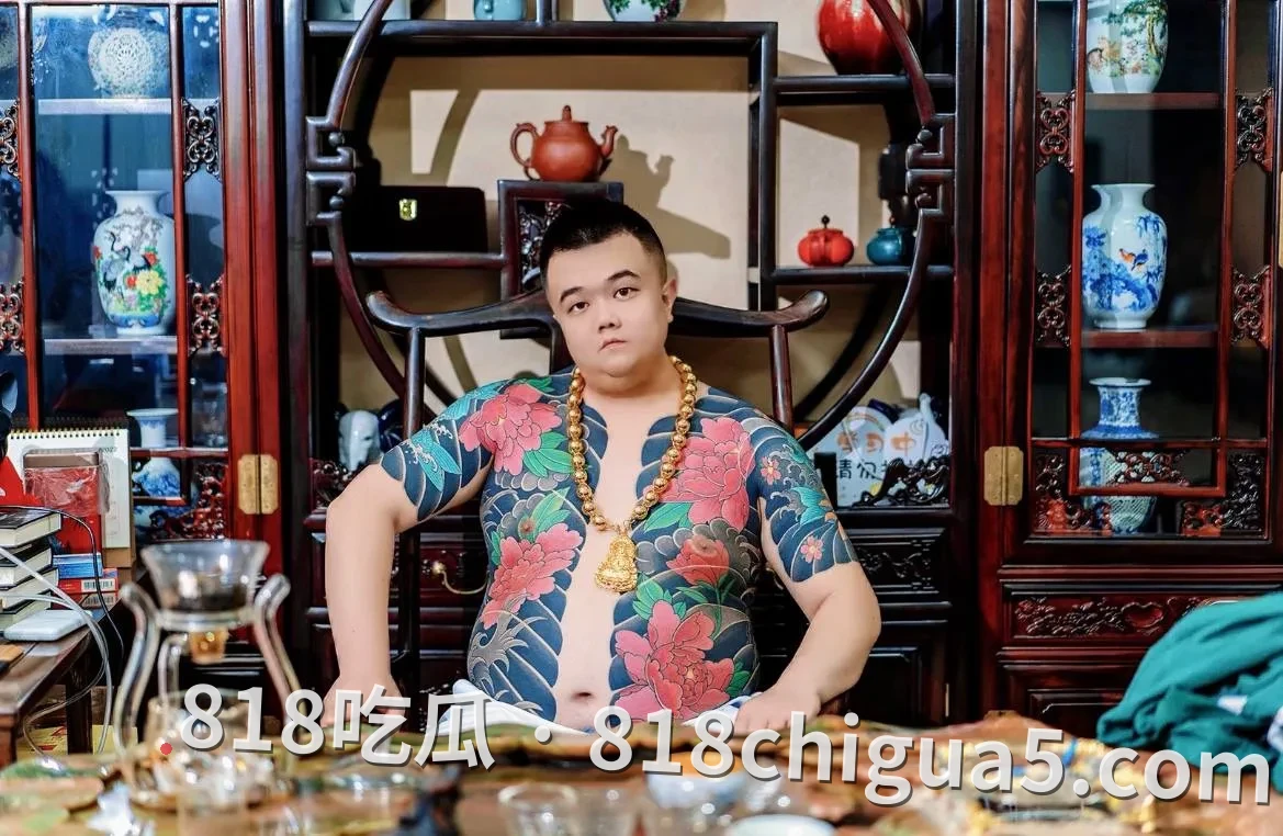 快手734万粉网红驴家小胖，婚内出轨女徒弟璇儿并生私生女！原配得知后尽选择接受，离谱程度震碎网友三观，偷情视频流出全网疯传！