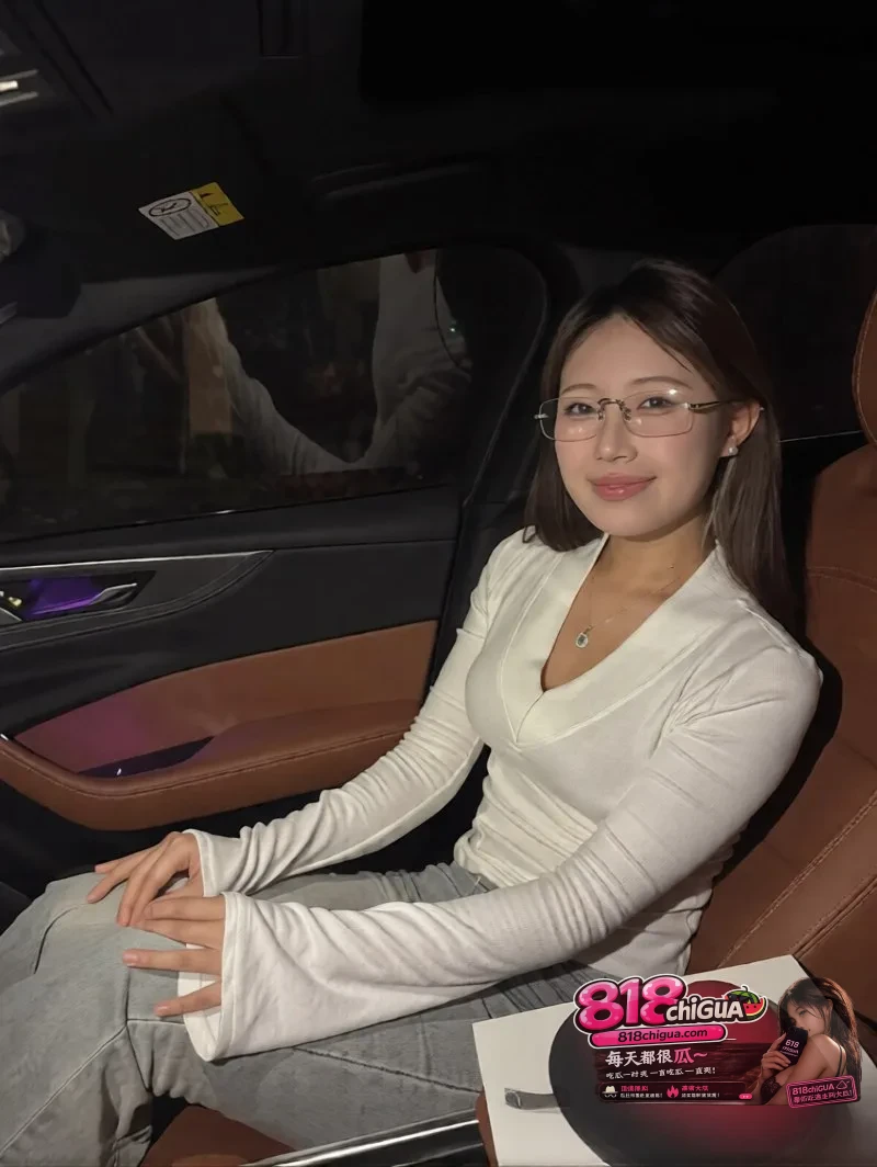 清纯外表下藏着淫荡的心！潍坊女神【孟子谦】性爱成瘾狂约炮，换装黑丝主动求操，反差感直接让人血压飙升！