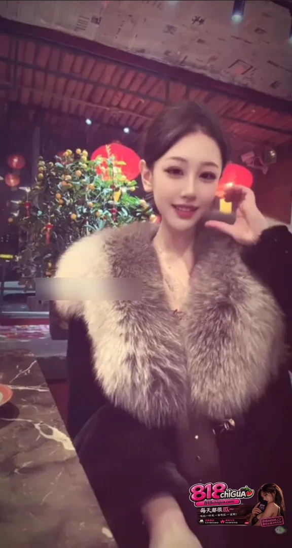 抖音博主 一只小朋友 高颜御姐私密视频流出 胯下跪舔侍奉金主风骚口交欲罢不能 窒息掐脖寻刺激