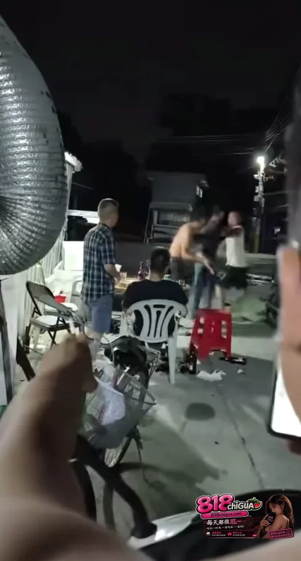 深夜大排档的“致命酒气”:酒瓶砸头、当街互殴,莫让一顿宵夜沦为高墙铁窗的庆功宴