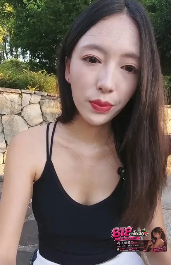 ST站主播【PrincessFifi】下海黄播录屏流出！户外露出揉捏巨乳，跳蛋塞穴自慰发骚，尺度炸裂！