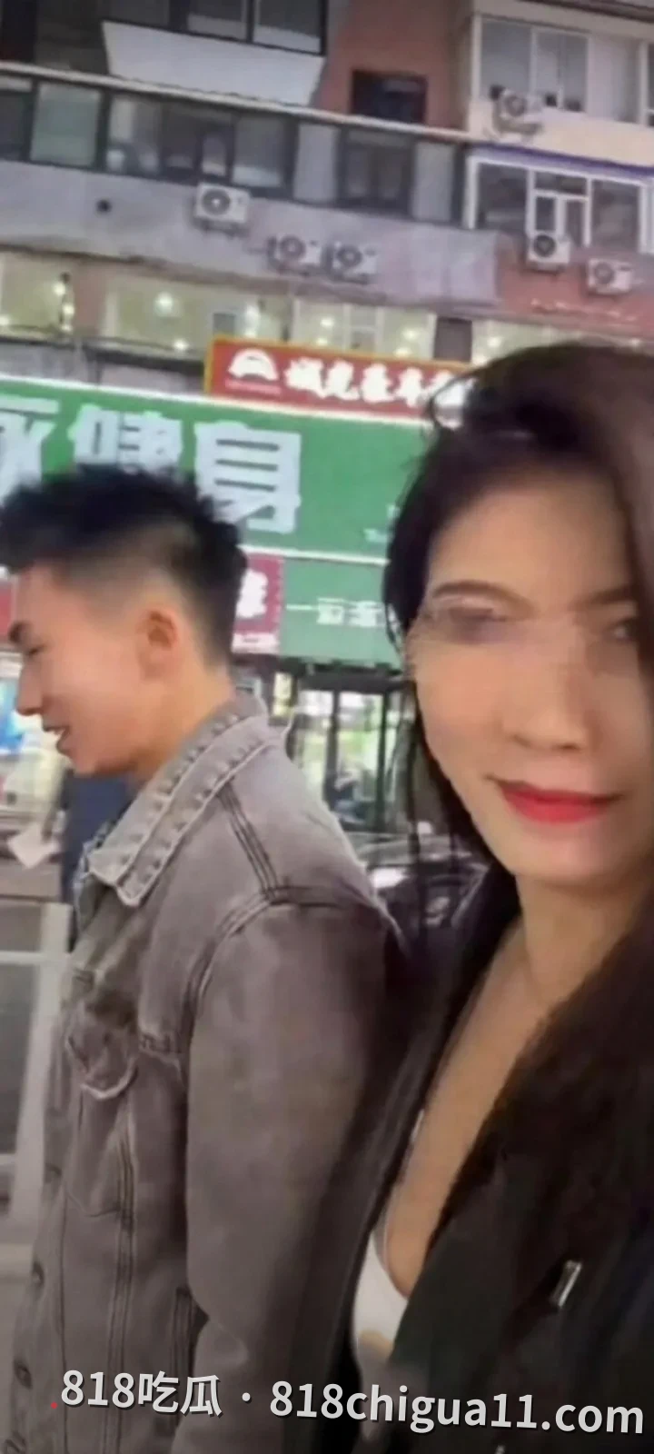 和光传媒新晋四小生集体塌房事件揭秘!落地F4与嫂子偷情视频全网疯传,两人在豪华别墅里展开激烈肉战,大鸡巴无套猛操粉嫩蜜穴。