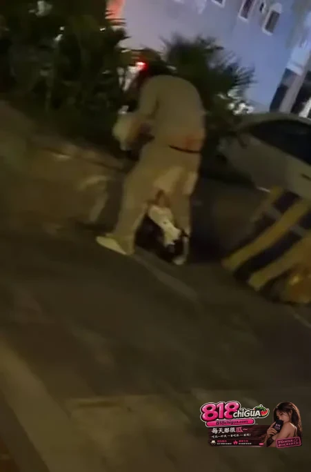 干柴烈火情难自控!惠州水东街小情侣色胆包天,大庭广众公然做爱,路人围观起哄刷新认知!