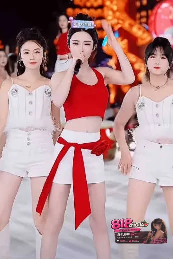 抖音70万粉周子冉早期私密定制视频流出!全裸出镜双指自慰娇喘浪叫,胸前纹身实锤本人!