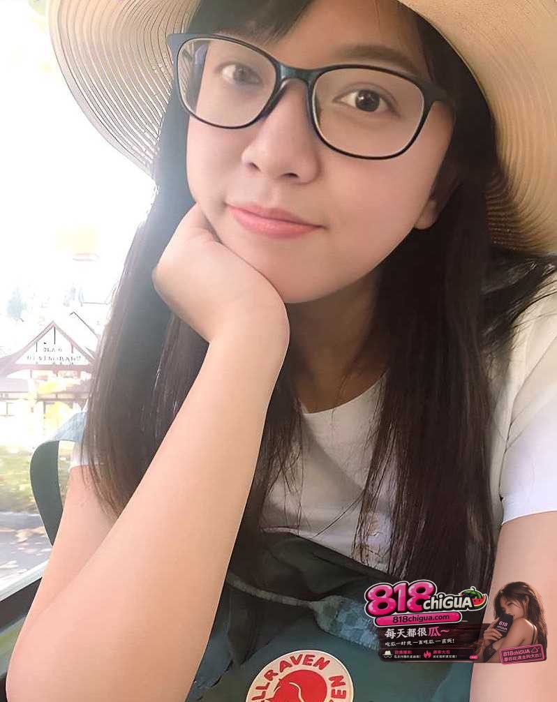 母狗的最爱就是大屌 江西新婚少妇吴萍夫妻露脸淫拍 身着开档丝袜骑乘榨精大奶吸睛