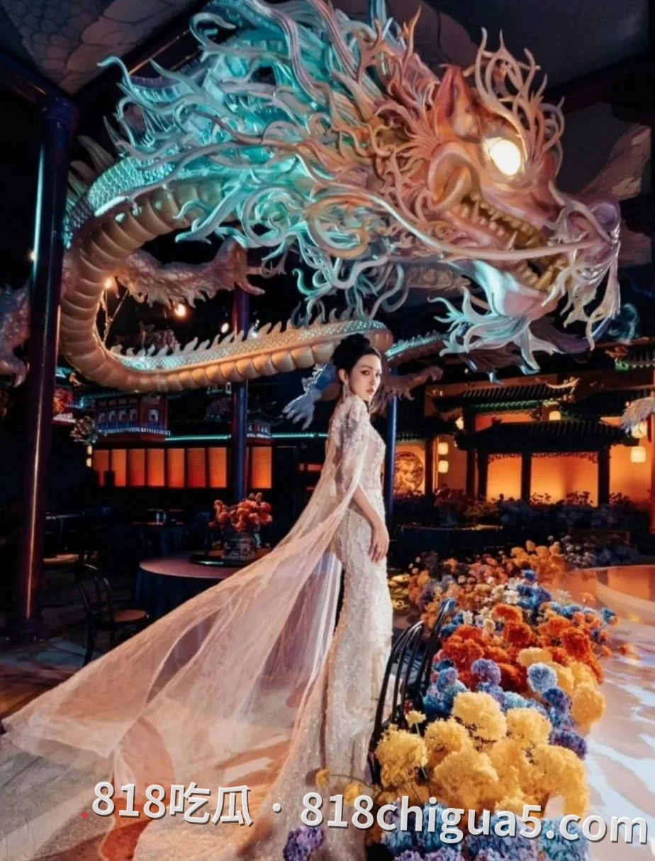 抖音网红张凯毅官宣离婚!4斤黄金凤冠神仙爱情仅两年就散,如今离婚后彻底放飞约炮成性,淫秽视频全网疯传被怒喷荡妇!