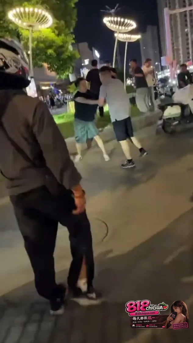 街头血案震惊全网!莫要欺负老实人:当善良被逼入绝境,冲动的代价竟是生命!