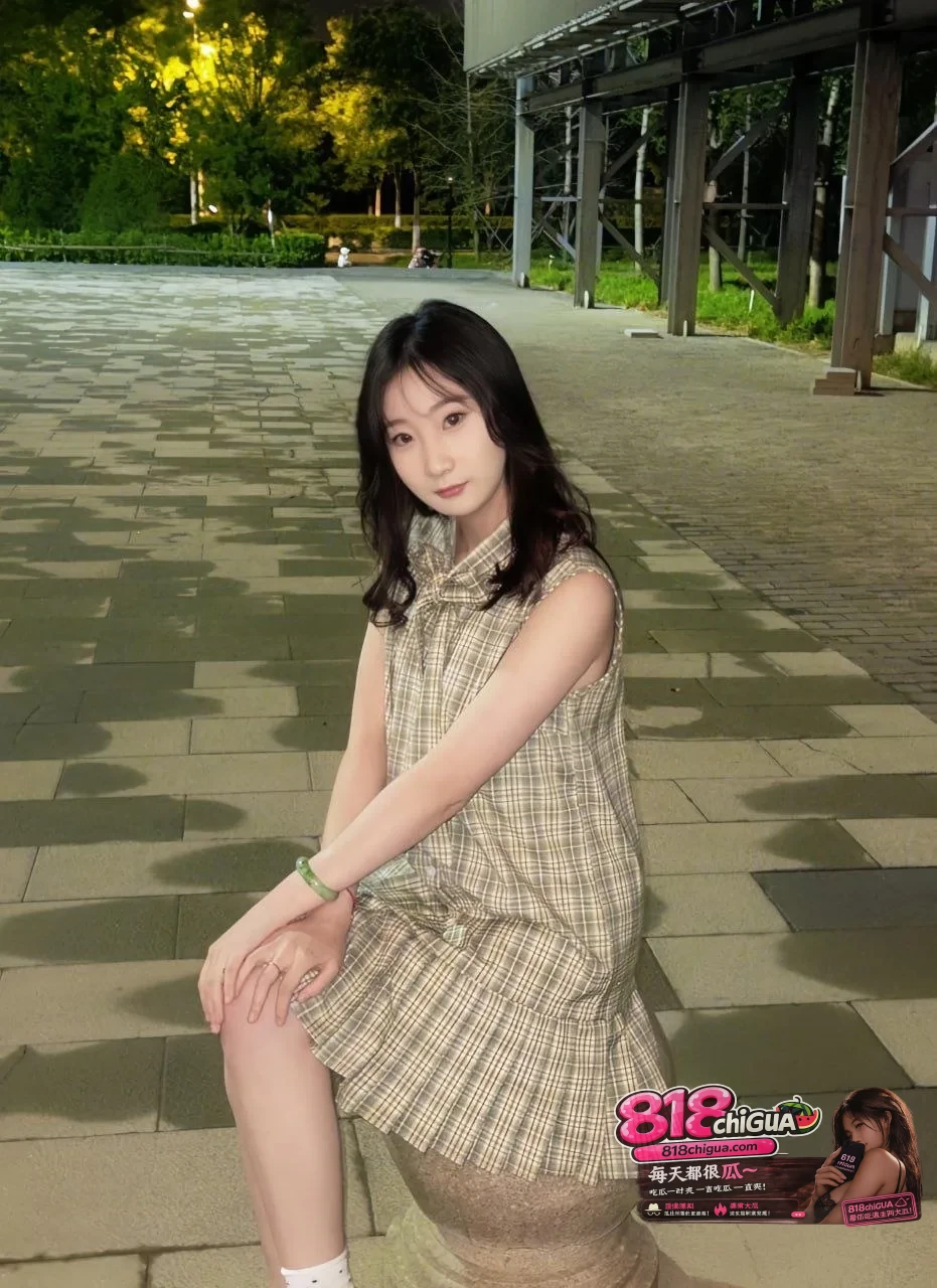 河北清纯女大学生小苗网上约炮渣男被渣男直接把视频发在网上各种姿势后入上位榨精