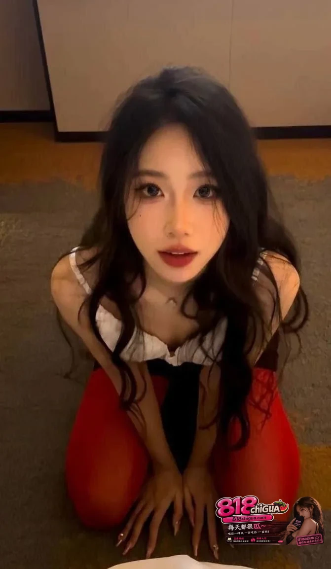 抖音小网红emlly传闻是某金主调教的性奴泄欲器玩够后视频被曝光!