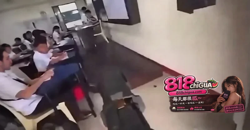 8月18日上午,菲律宾南部城市三宝颜校园枪击事件冲上热议,一学生携带枪支进入高中校园直播行凶随后自杀,造成一名学生死亡,多人受伤。