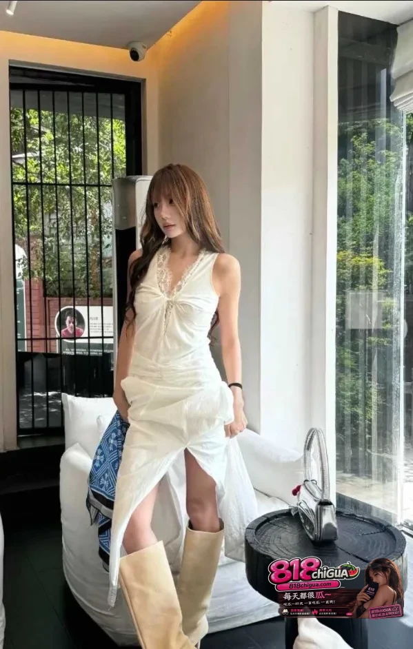 重庆高颜值御姐网红不雅视频泄密与富二代男友无套车震骚浪呻吟酒店做爱彻底放飞自我极品反差御姐激情实录