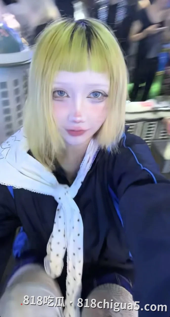 抖音22万粉网红SOPHIA索菲亚直播翻车大瓜刷屏网络,coser小丑女,漏胸裸舞双乳狂甩乳头清晰可见