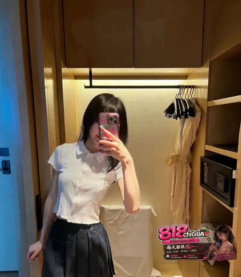 烟台极品淫妻刘祈瑄露脸性爱开房视频端庄人妻秒变黑丝骚货化身性奴母狗主动迎合浪语不断每一个动作都想吸干炮友！