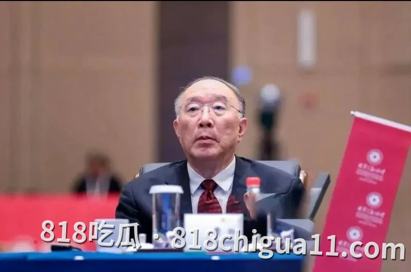 前重庆市市长黄奇帆涉嫌贪污腐败就此落马!隐藏多年的地下情人竟是律师彭静,终究还是倒在了女人的石榴裙下,不雅视频惨遭流出。