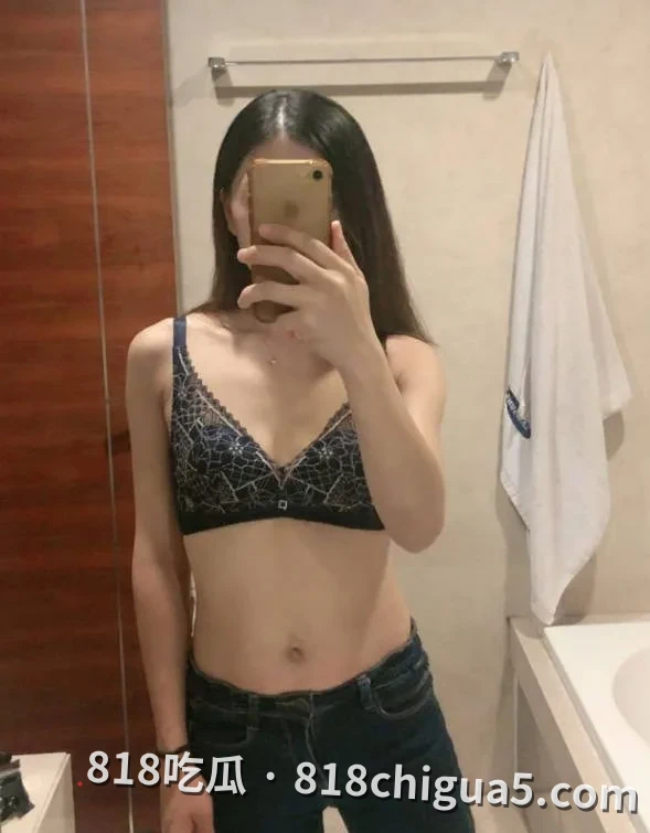 极品反差少妇【岁月了然】趁着老公加班出轨隔壁老王！被大屌狂凿，撞击声响彻房间，彻底操到神志全无！