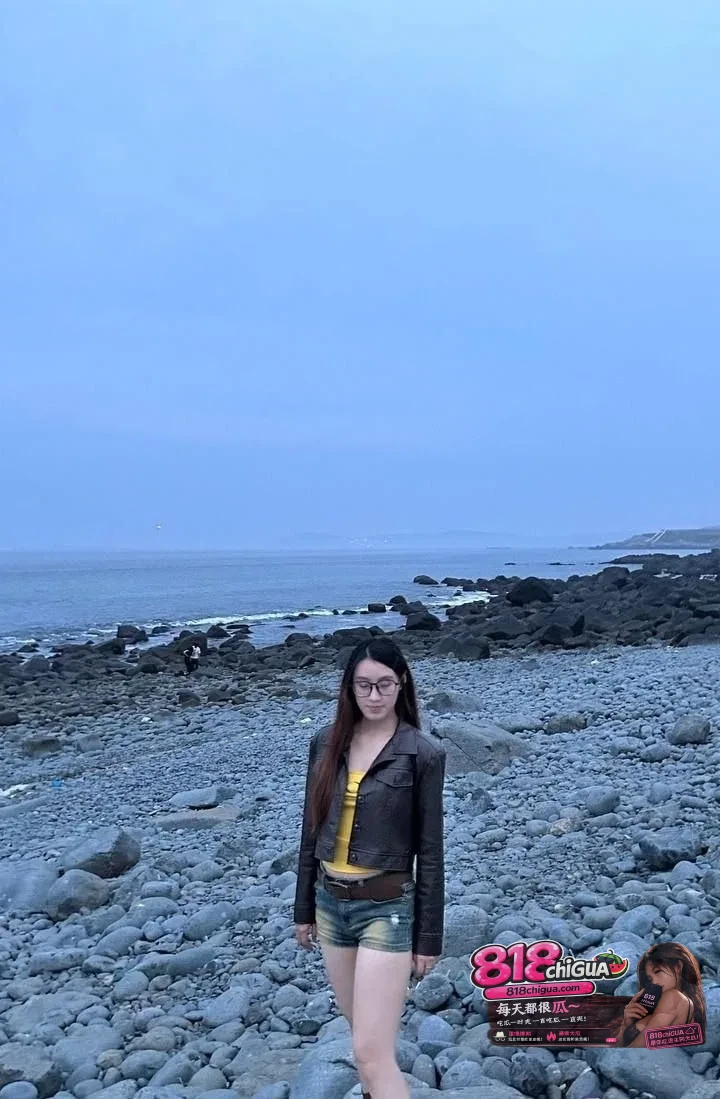 高颜值反差婊十个眼镜九个骚江西武功山赵艺欣反差骚浪紫色丁字裤情趣丝袜极致反差