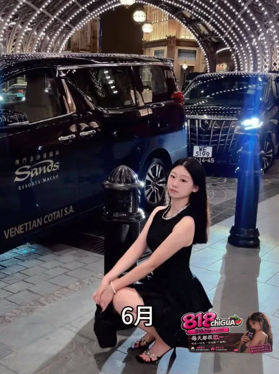 天津母狗【吴思淼】现读内蒙古农业大学!网恋裸聊泄欲自慰,双指疯狂抽插小穴,淫骚表情暴露无遗!
