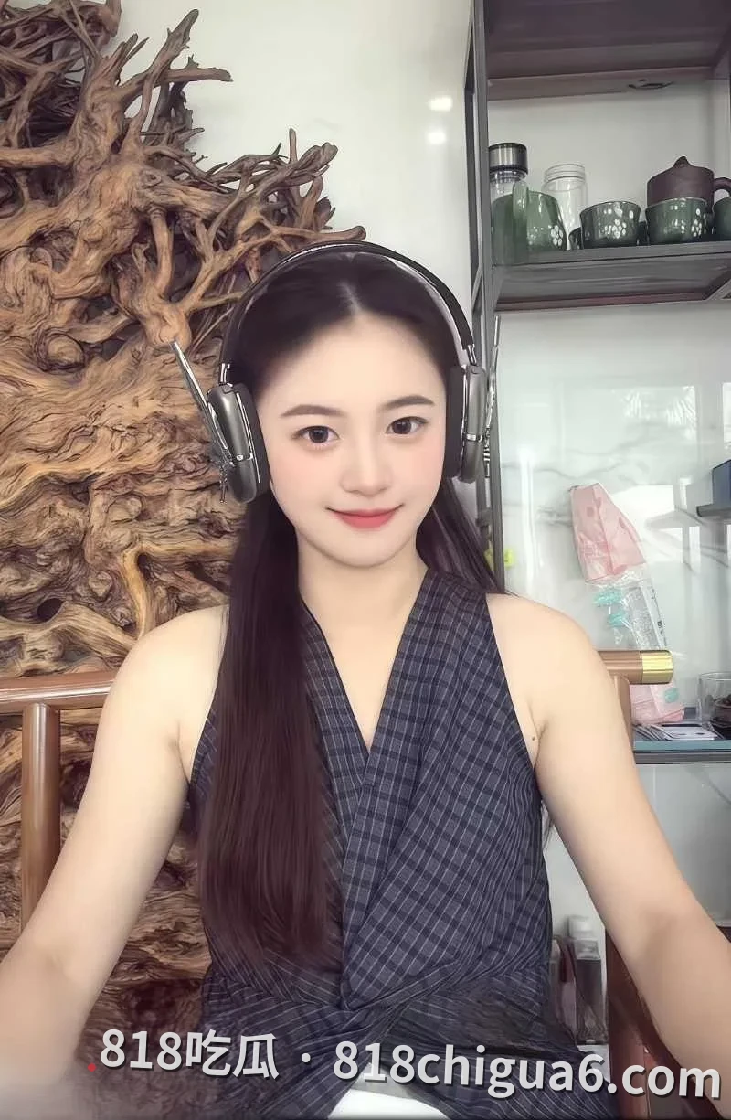 网红四姐妹人设崩塌!侯小宝二姐婚内偷情,原配豆豆现身怒曝大量猛料
