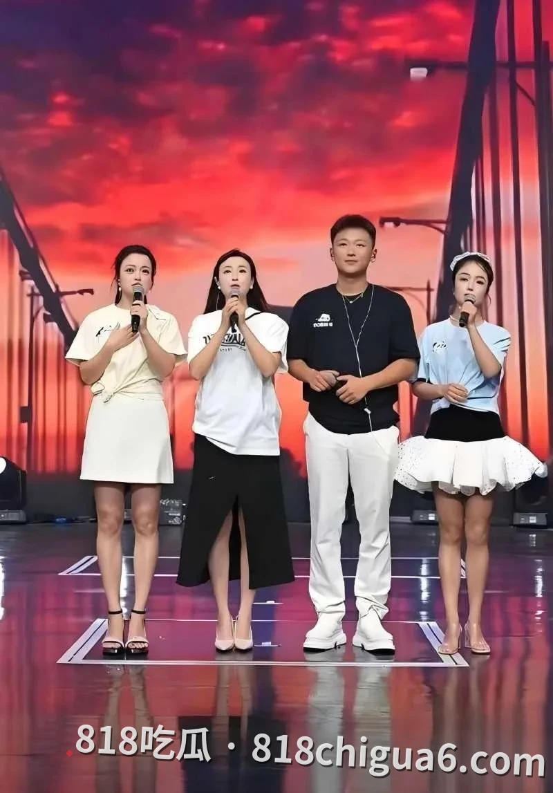 网红四姐妹人设崩塌!侯小宝二姐婚内偷情,原配豆豆现身怒曝大量猛料