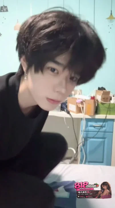 抖音55万粉男网红【hcc】人设崩塌!女友实名爆料恋期多次出轨、PUA精神控制+家暴,聊天记录与出轨视频全网曝光!
