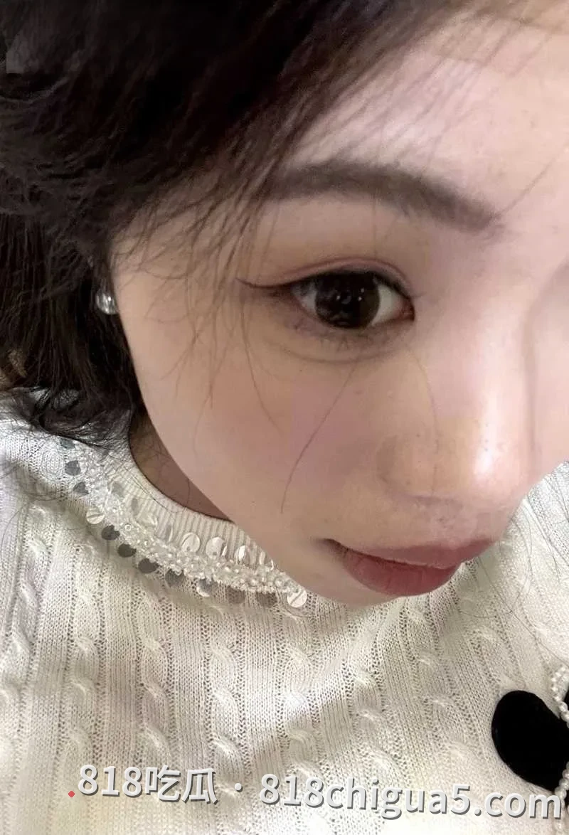杭州清纯小美女刘欣媛和男友私拍视频 露脸舔掉道具自慰 黑丝被男友撕开猛干小穴