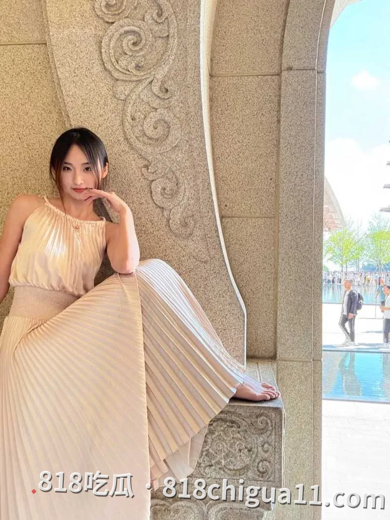 浙江杭州乖乖女陈君妍面清纯可人背地里却骚浪贱货！娇滴滴在男友面前装可爱，私底下被干到翻白眼，汁水横流哭喊求饶。