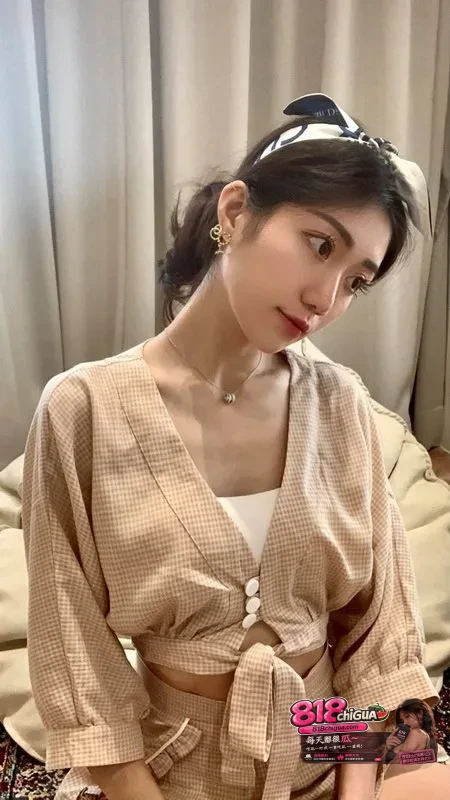 台湾甜美高冷机车女神性爱视频泄密床上闭着眼睛舌头在龟头上打转的享受表情惊掉网友下巴多体位抽插腰肢疯狂扭动