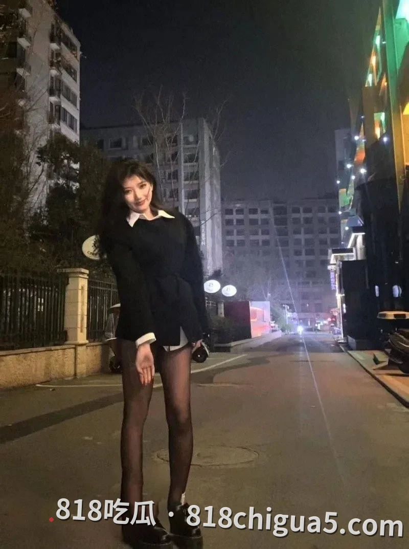 天津艺术学院校花潘欣臻被金主包养拍性爱视频!3P淫趴六九互舔还被后入抽插,沦为肉便器天天吞精喊爸爸求肏!