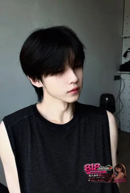 四爱圈塌房大瓜!网红伤心猕猴桃男友Yu被曝脚踩多船吃软饭,聊天记录+不雅视频曝光全网疯传!