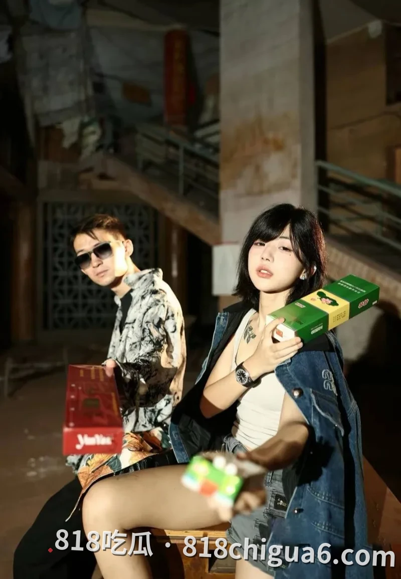 抖音百万网红刘大炮与不吃奶露拖野战视频曝光!感受来自大自然的操逼高光,后入67秒就射了还是有点小紧张。