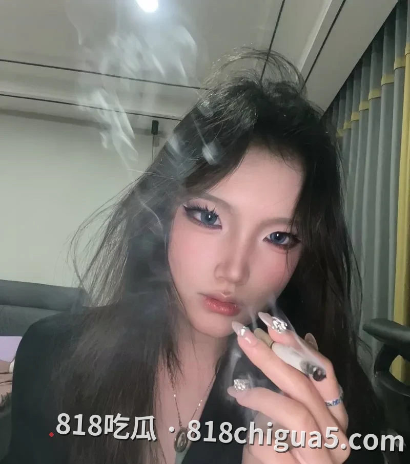 郑州大学文学院高颜值女大学生 许安然 黑丝主动分腿被学长无套内射完整记录