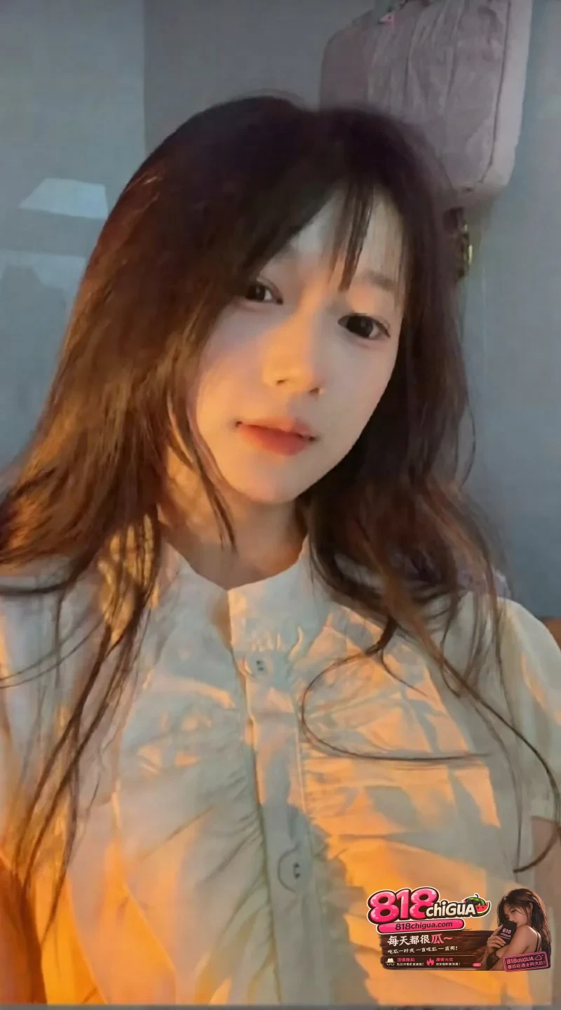 越南华裔网红阮翠梅与男友做爱视频曝光口交深喉吞吐肉棒狂操嫩穴浪娇喘浪叫让人欲罢不能