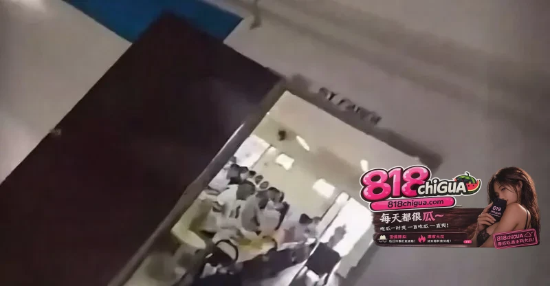 8月18日上午,菲律宾南部城市三宝颜校园枪击事件冲上热议,一学生携带枪支进入高中校园直播行凶随后自杀,造成一名学生死亡,多人受伤。