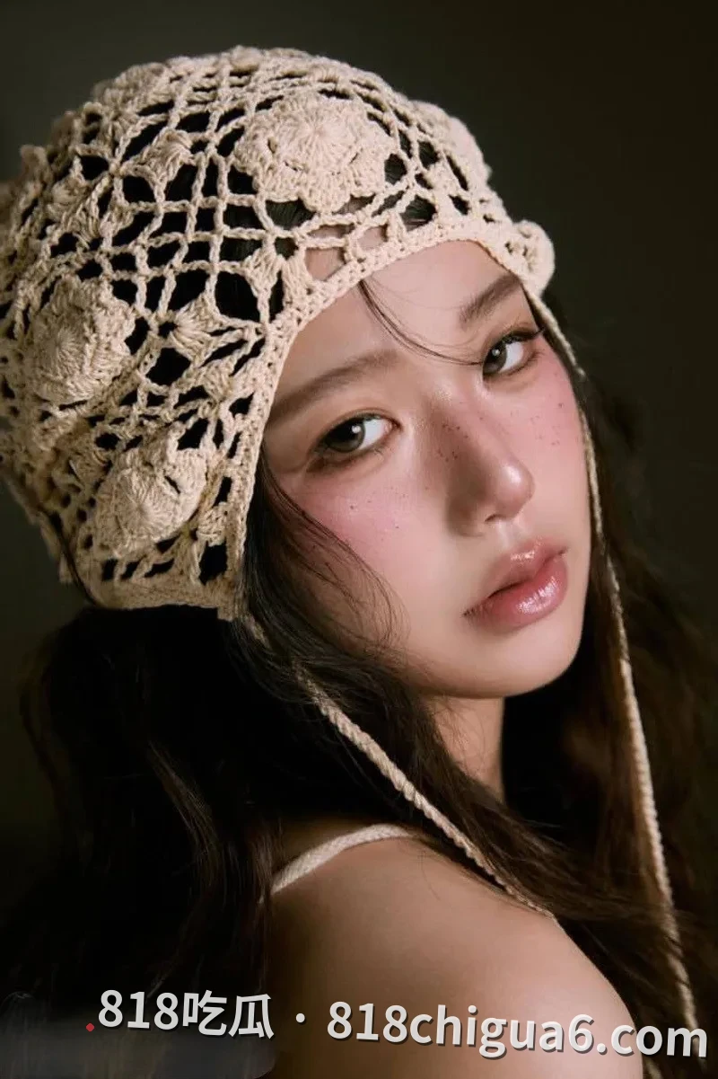 长腿模特云薇约炮做爱视频 女仆制服黑丝被金主调教浓精射满脸 一副母狗满足样