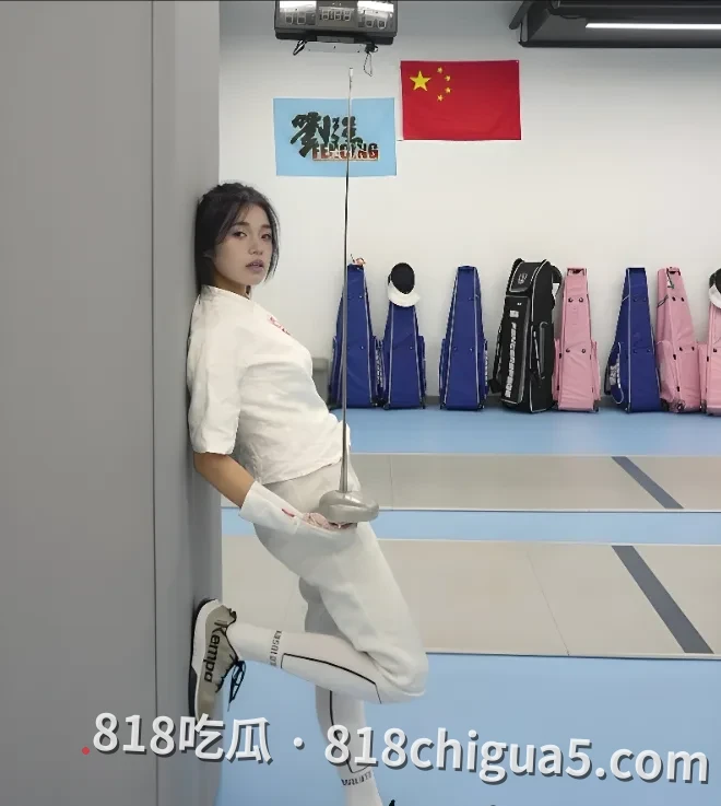 高颜值击剑运动员ins网美 小兔 自拍性爱视频 与前男友酒店激情做爱 美乳被抓到通红 淫靡画面刺激满分