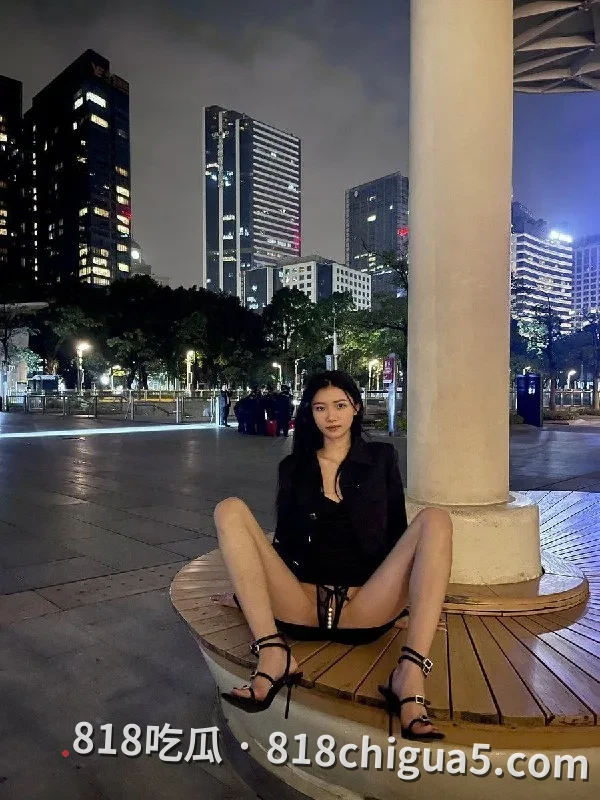 广西精神小妹【王欣妍】与男友性爱自拍视频流出！第一视角露脸拍摄，主动吃鸡吞吐肉棒，骚劲十足一脸媚态！