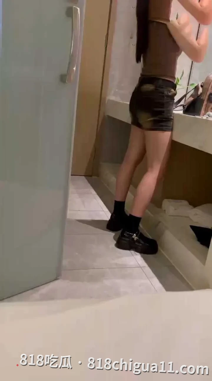 吉林长春清纯少女栾翠华被富少勾搭性爱视频曝光!娇嫩大奶子被揉捏的发红,紧致骚逼无套爆操,叫的越淫荡肏的越快。