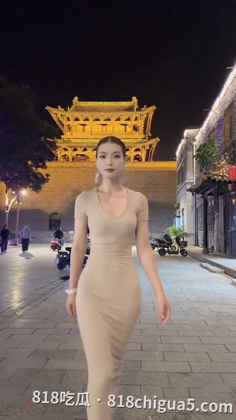 浙江极品少妇顾欣茹私下被金主包养视频流出! 小嘴沦为大鸡巴的肉便器,无套后入操到一滴都不剩。