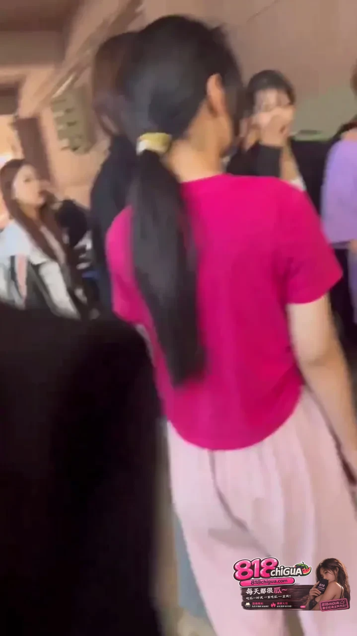 花季少年的暴力畸变:不良少女聚众斗殴,别把狂妄戾气当成“江湖义气”