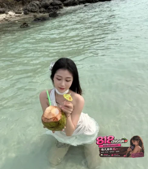 推特福利姬抖音小主播【宋姜姜】自慰私拍超美柳叶形小嫩B玩出水了