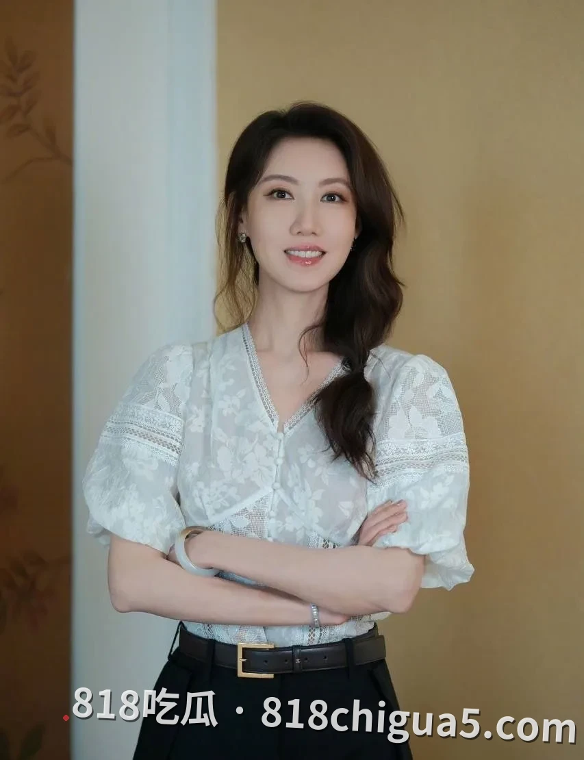 内地女星高露婚后被扒私房擦边视频 真空短裙被掀起的瞬间露出圆润翘臀 饱满美乳若隐若现